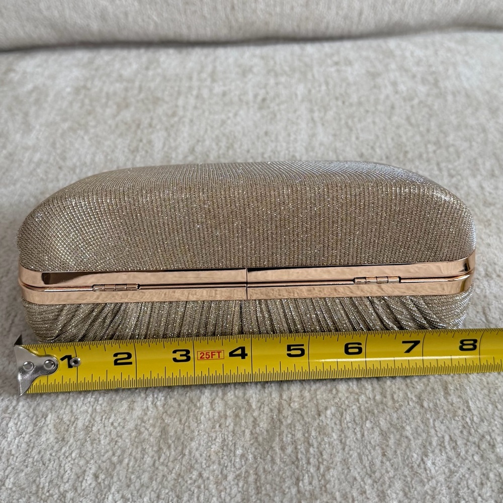 House of Harlow 1960 Shimmering Gold Pleated Textured Clutch Bag - Picture 8 of 9